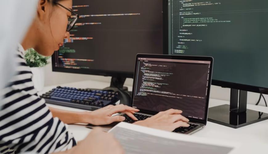 温州小程序定制开发构建实时互动新生态：WebRTC+即时通讯双引擎驱动